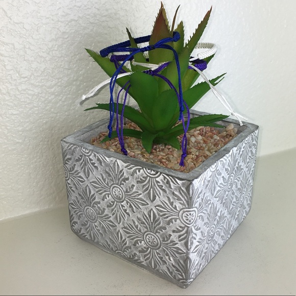 ☔️ 3 Piece Set Handmade Chinese Knotting Bracelets - Picture 8 of 8